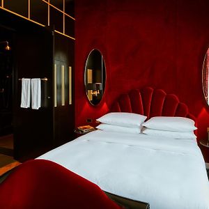Camera con letto king size